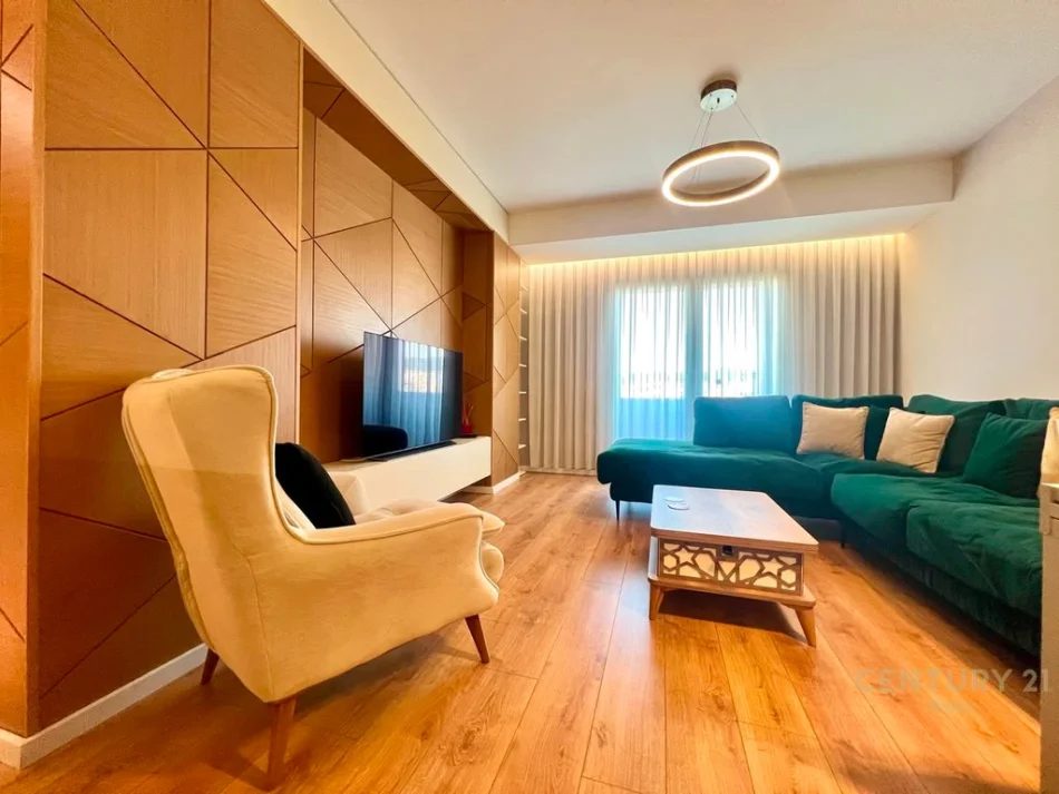 Tirane, jepet me qera apartament 2+1 Kati 8, 105 m² 1.100 € (Parku bosko146698)