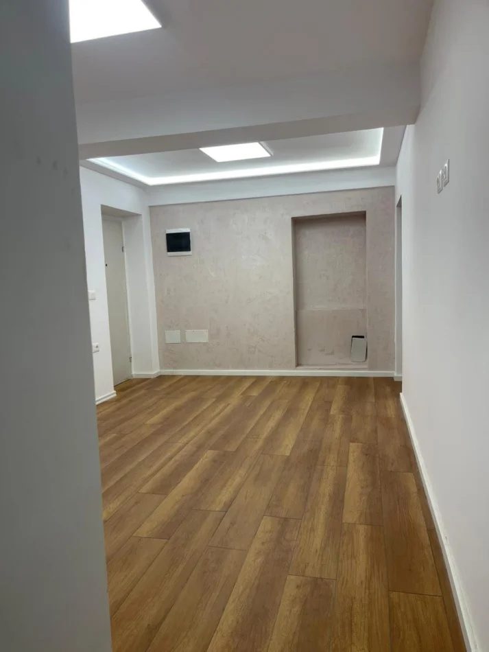 Tirane, jepet me qera apartament 2+1 Kati 2, 90 m² 550 € (Rruga Sitki Çiço)