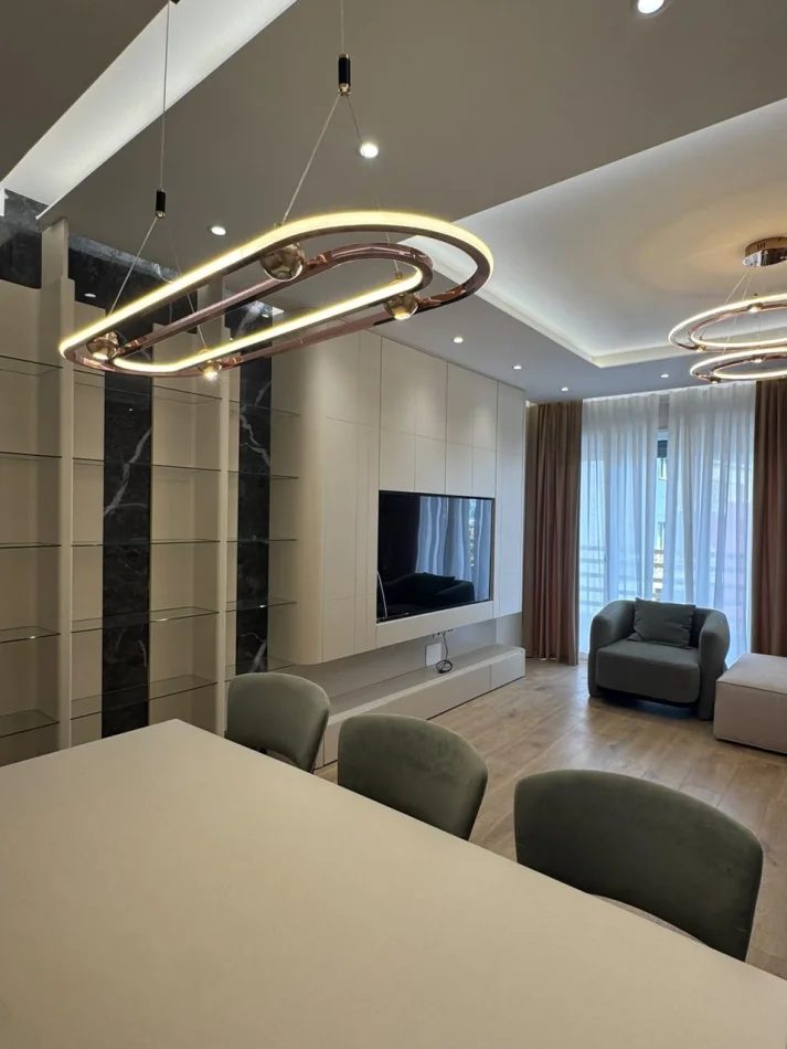 Tirane, shitet apartament 3+1 Kati 4, 142 m² 314.000 € (Laprake)