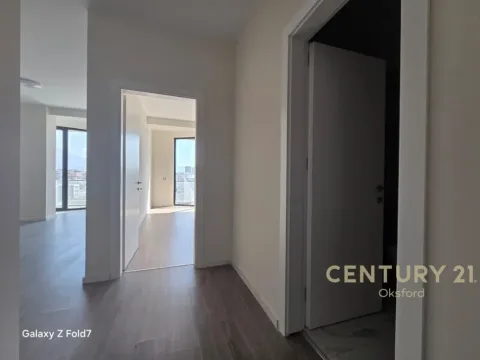 Tirane, jepet me qera zyre Kati 7, 75 m² 700 € (Mine Peza)