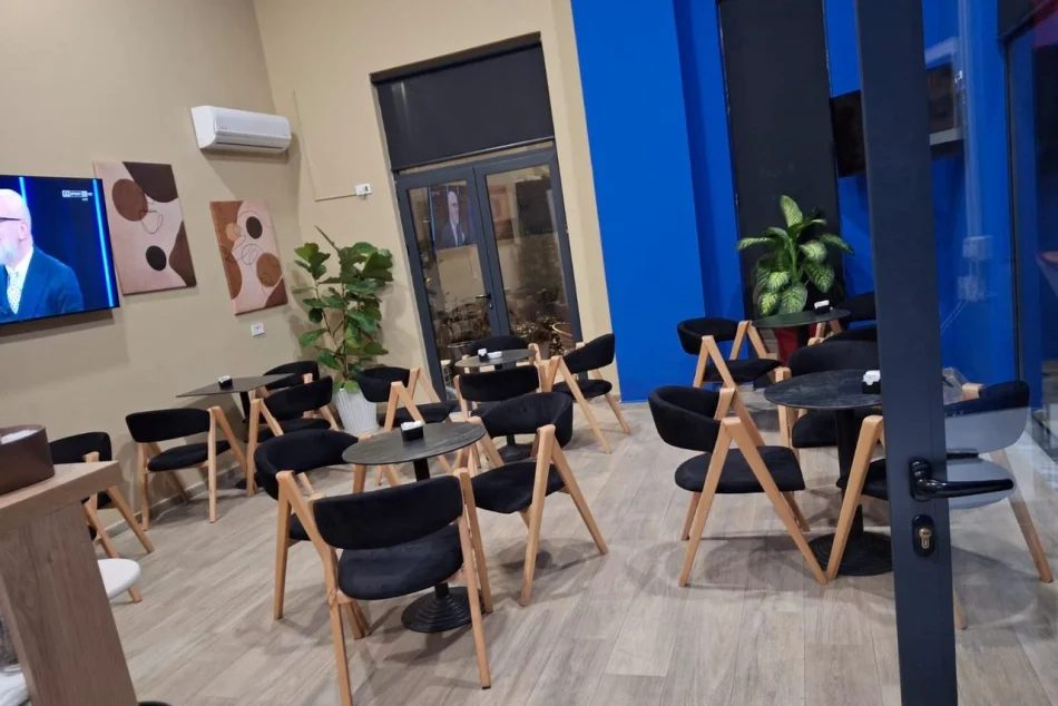 Tirane, jepet me qera ambjent biznesi Kati 1, 50 m² 900 € (Don Bosko)