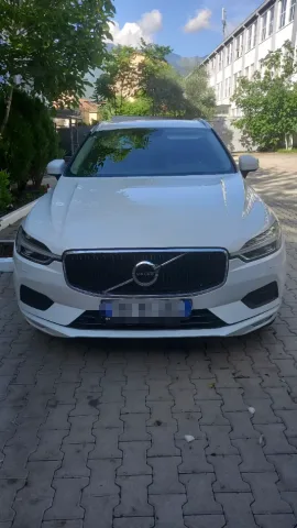 Tirane, shitet SUV Volvo XC60 Nafte, e bardhë automatik Kondicioner 218.000 km 30.000 €