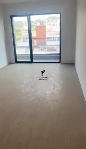 Tirane, jepet me qera zyre Kati 7, 120 m² 1.200 € (KOMUNA E PARISIT)