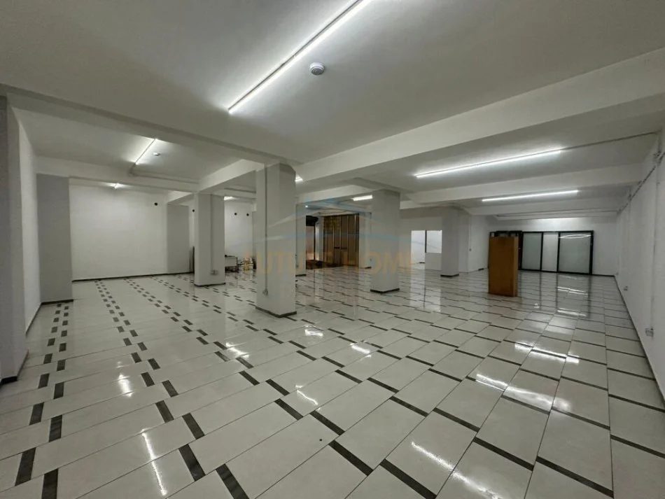 Tirane, shitet Kati 0, 420.000 €