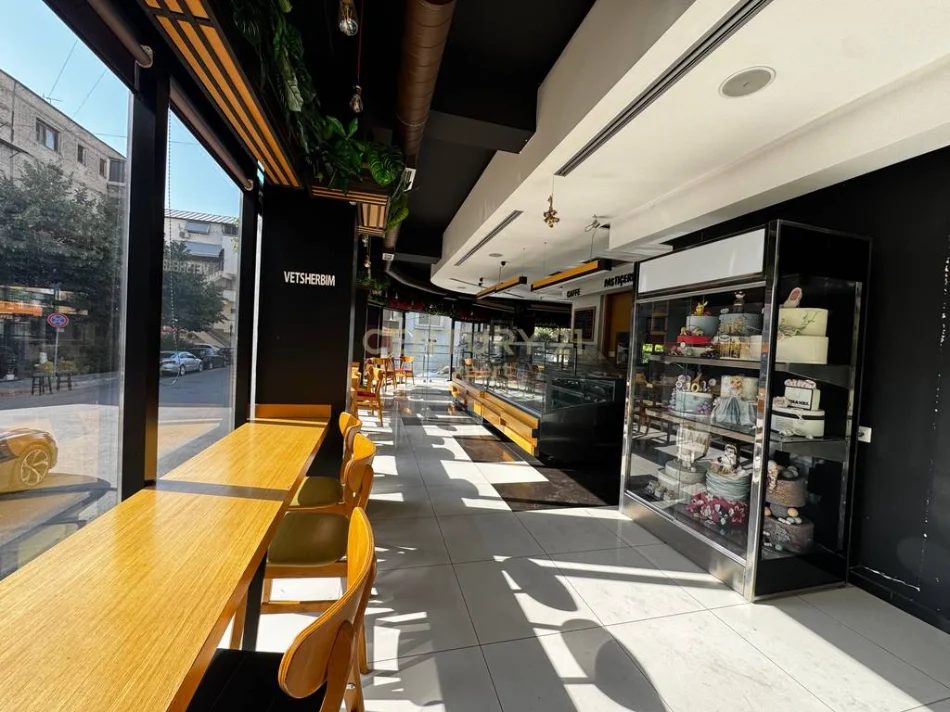 Tirane, shitet bar-resorant Kati 1, 233 m² 777.350 € (tiran)