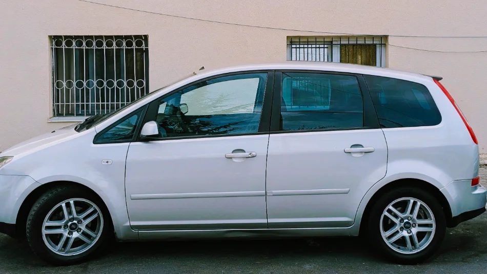 Tirane, shes Nafte, gri metalizato Kondicioner