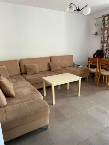 🏡 JEPET ME QERA APARTAMENT 2+1 TEK RRUGA FORTUZI, QERA 550 EURO