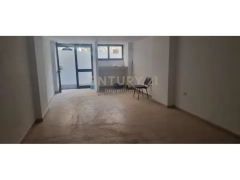 Tirane, shes ambjent biznesi , 42 m² 113.000 € (Myslym shyru)