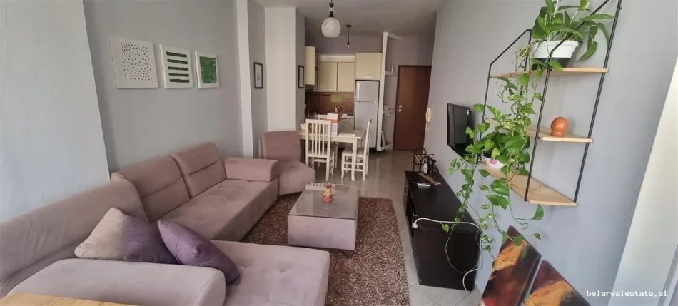 Tirane, jepet me qera apartament 1+1 Kati 5, 50 m² 590 € (rruga 4 Deshmoret)