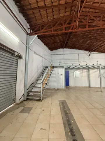 Tirane, jepet me qera ambjent biznesi Kati 0, 200 m² 1.500 € (Pazari I Ri)