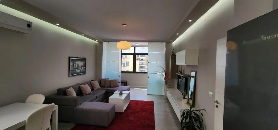 Tirane, jepet me qera apartament 1+1 Kati 3, 72 m² 780 € (RRUGA E KAVAJES)