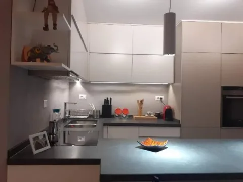 Lake View Apartment - Liqeni i Thate Area, of beautiful Tirana