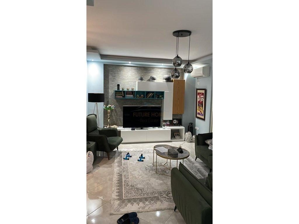 0682912431 Shitet, Apartament 2+1+Post Parkimi Fresk,Tirane