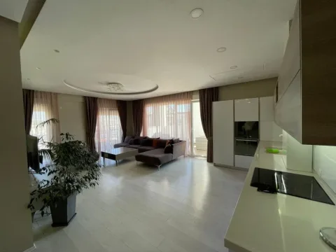 Tirane, jepet me qera apartament 3+1+Ballkon Kati 4, 187 m² 1.400 € (LIQENI THATE)
