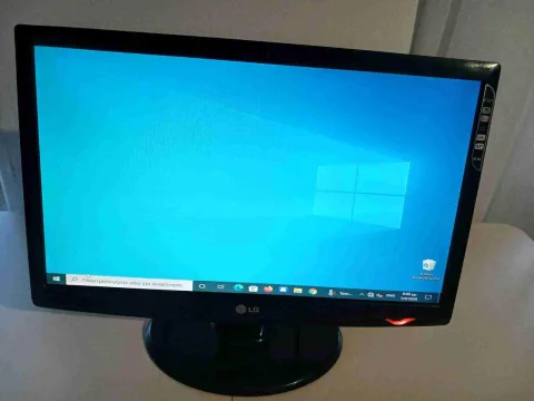 Monitor LG Flatron W2243S-PF 22 Full HD 1 Muaj Garanci