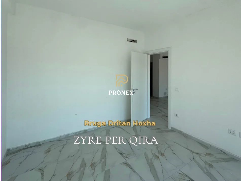 Tirane, jepet me qera zyre Kati 1, 65 m² 550 € (Rruga Dritan Hoxha)