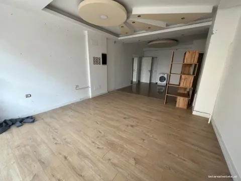 Tirane, jepet me qera dyqan Kati 1, 50 m² 600 € (Astir)