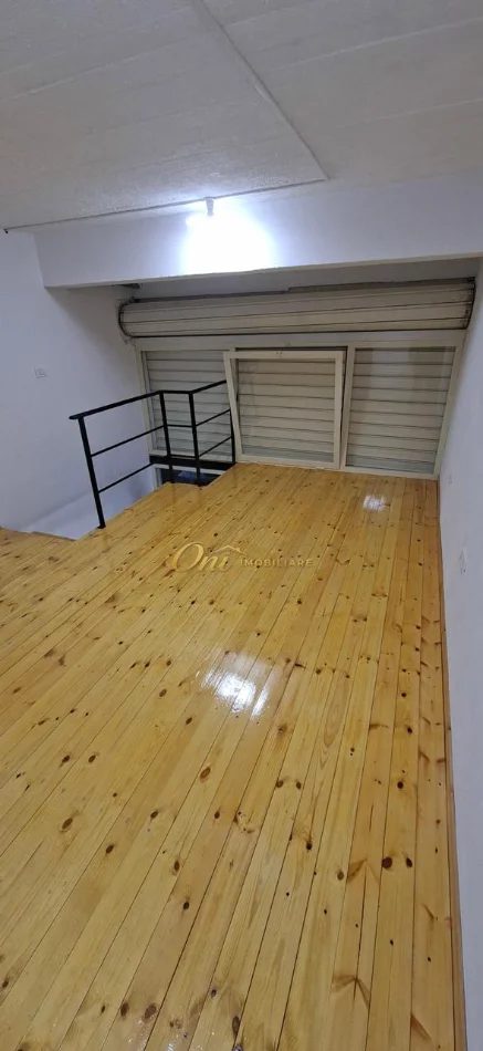 Tirane, jepet me qera dyqan Kati 0, 32 m² 400 € (FUSHA AVIACIONIT)