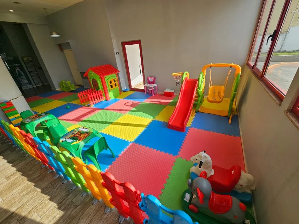 Durres, shes Shitet kend lojrash 40m2 2200 €