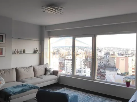 Tirane, jepet me qera apartament 2+1+Ballkon Kati 10, 71 m² 1.000 € (Pazari i Ri)