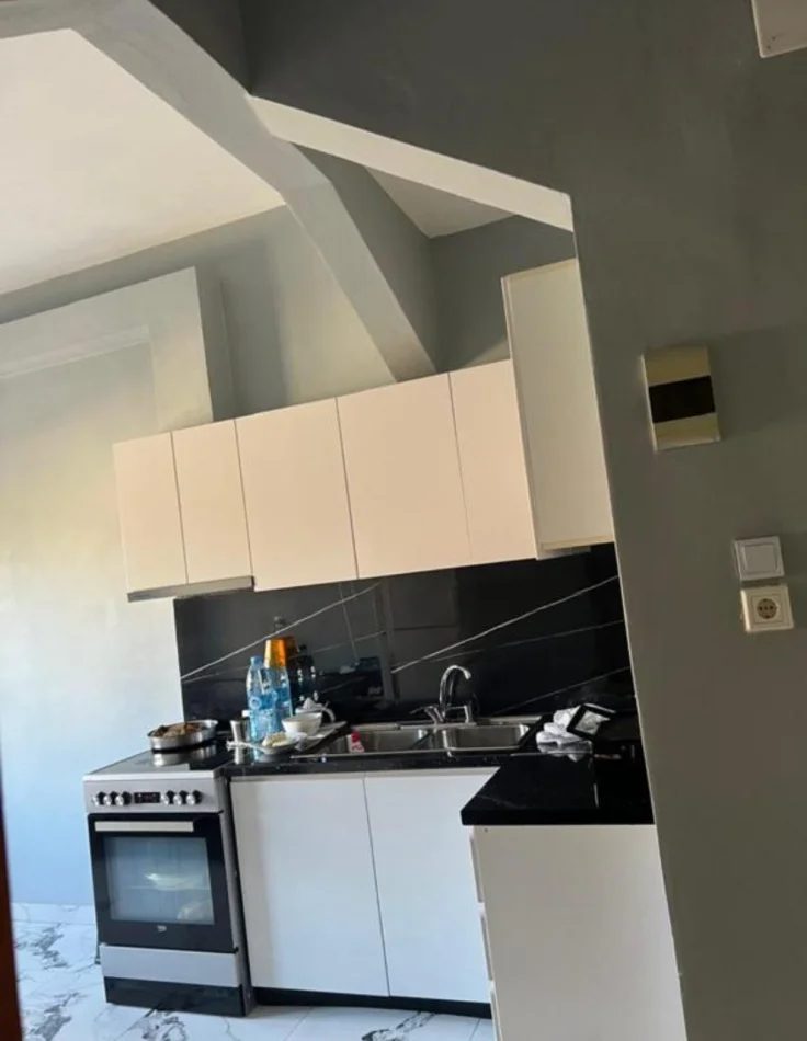 Tirane, shitet apartament 1+1 Kati 3, 47 m² 126.000 € (Medreseja)