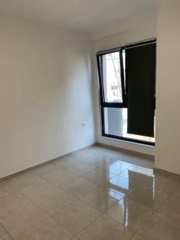 Tirane, jepet me qera zyre Kati 3, 89 m² 800 € (PAZARI I RI)