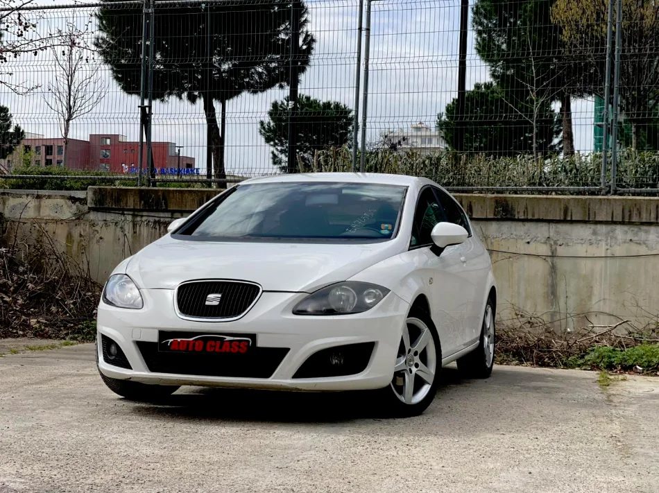Tirane, shes makine Seat Leon Nafte, e bardhë manuale Klima 185.000 km