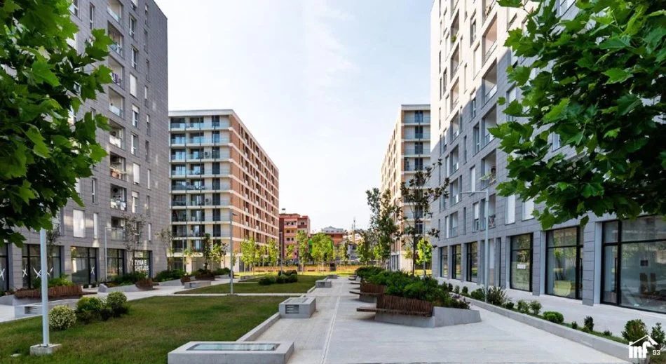 Tirane, jepet me qera ambjent biznesi Kati 0, 155 m² 1.700 € (DON BOSKO)