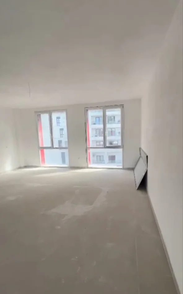 Tirane, jepet me qera ambjent biznesi Kati 5, 149 m² 900 € (Farmacia 10)