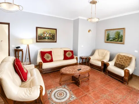 Tirane, shitet apartament 3+1 Kati 4, 108 m² 280.000 € (Rruga e Durrsit)