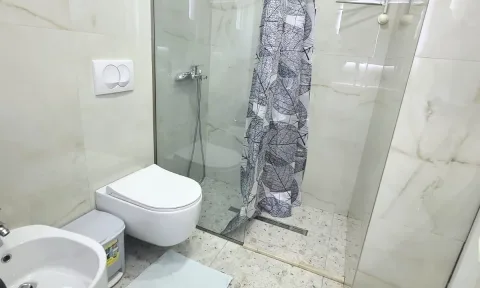 Hotel per shitje tek "Rruga e Kavajes"
