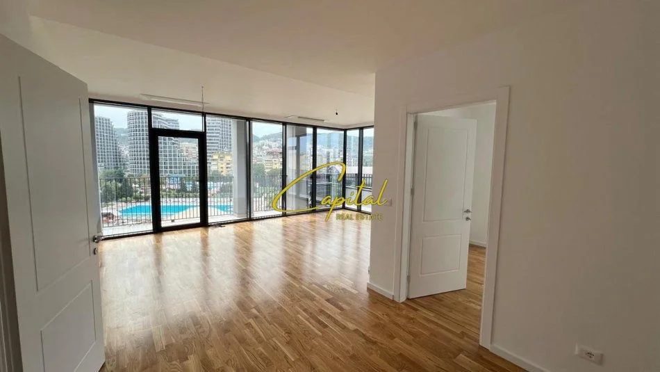 Tirane, jepet me qera zyre Kati 7, 136 m² 1.400 € (LAKE VIEW)