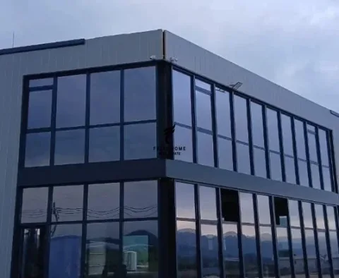 Tirane, jepet me qera magazine Kati 0, 1.300 m² 4.200 € (VAQARR)