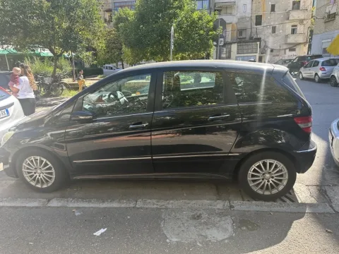 Tirane, shitet makine Nafte, e zeze automatik Kondicioner 3000 euro