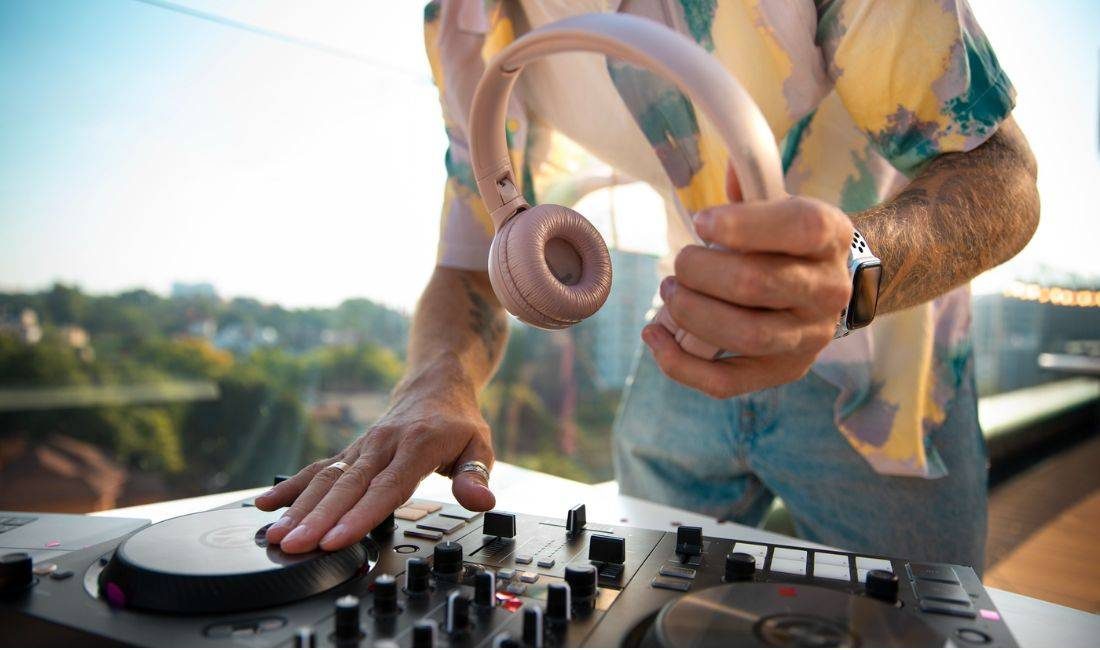 Ofrohet sherbim Dj