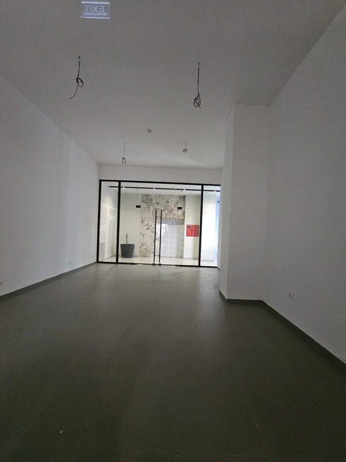 Tirane, jepet me qera ambjent biznesi Kati 0, 62 m² 1.100 € (Tirana Garden Building)