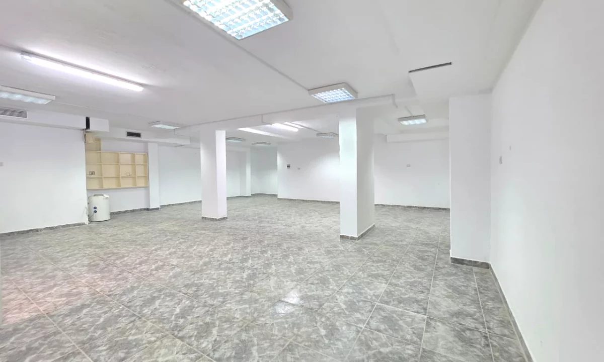 🏢 Ambient Biznesi per Shitje – Selite, Komuna e Parisit