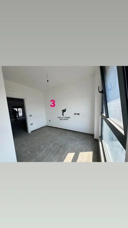 Tirane, jepet me qera zyre Kati 3, 110 m² 800 € (BULEVARDI I RI)