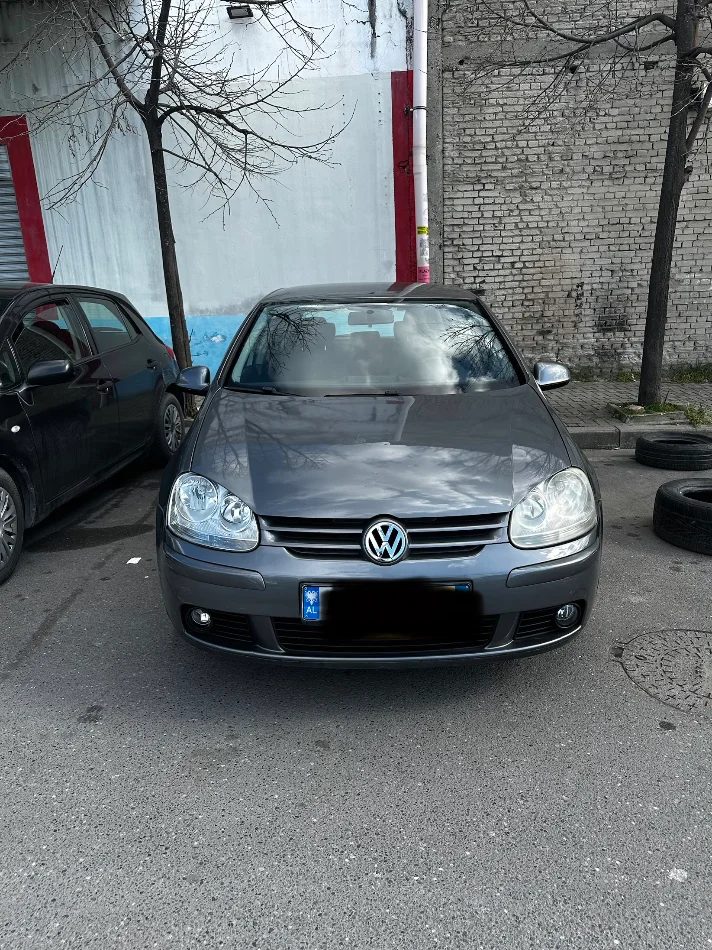 Tirane, shes makine | veture Golf 5 Nafte, manuale Kondicioner 245.000 km 3.200 €