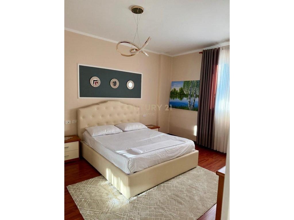 APARTAMENT 2+1 ME QIRA NE QENDER DURRES!