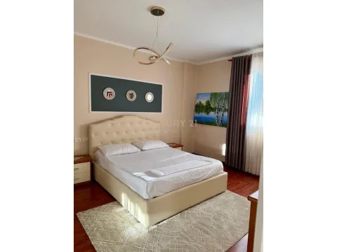 APARTAMENT 2+1 ME QIRA NE QENDER DURRES!
