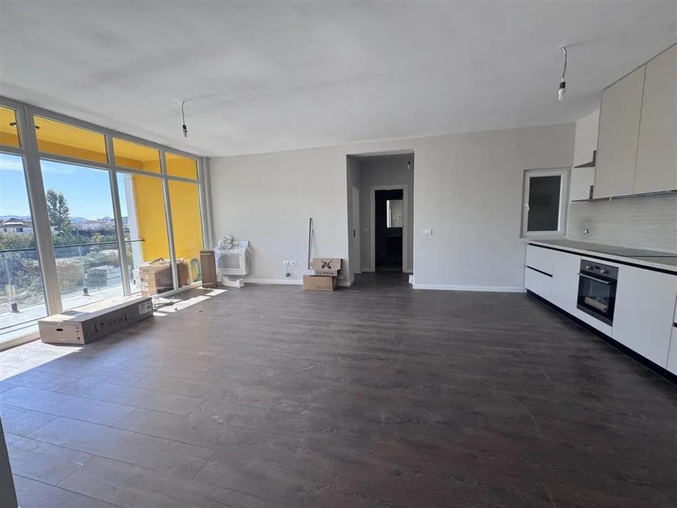Tirane, jepet me qera zyre Kati 2, 125 m² 650 € (BULEVARDI RI)