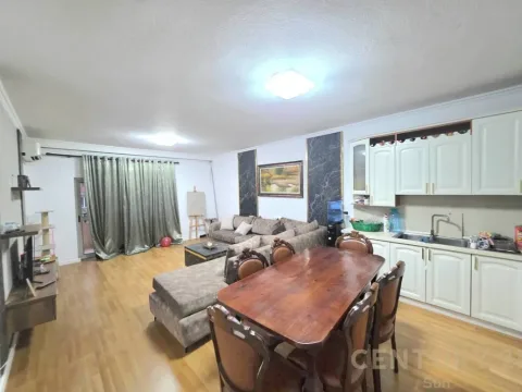 Tirane, shes apartament 3+1+Ballkon Kati 3, 163 m² 326.000 € (Medar Shtylla)