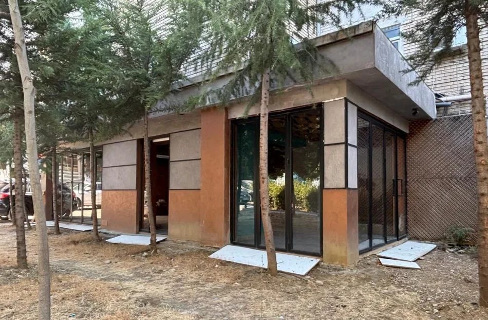 Tirane, shitet ambjent biznesi Kati 1, 100 m² 700.000 € (21 Dhjetori)