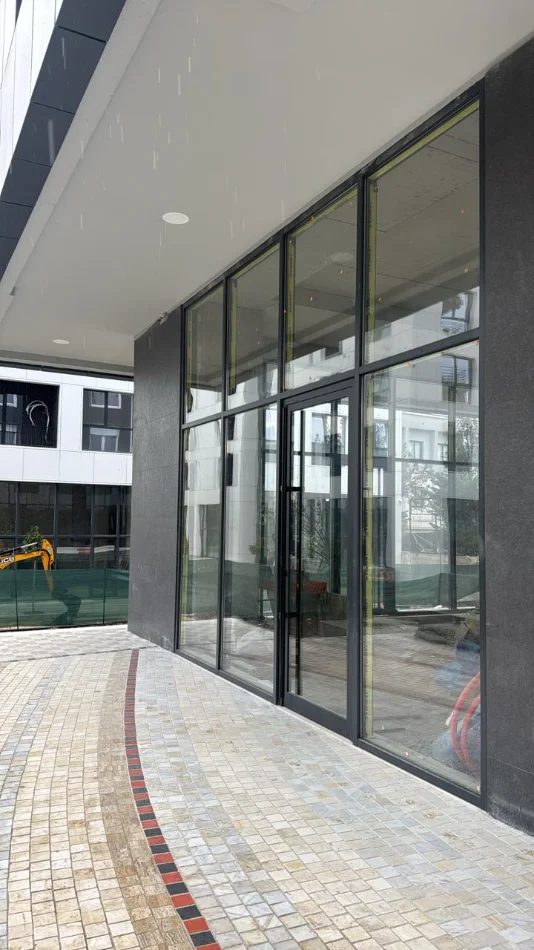Tirane, jepet me qera ambjent biznesi Kati 0, 47 m² 1.000 € (jordan misja)