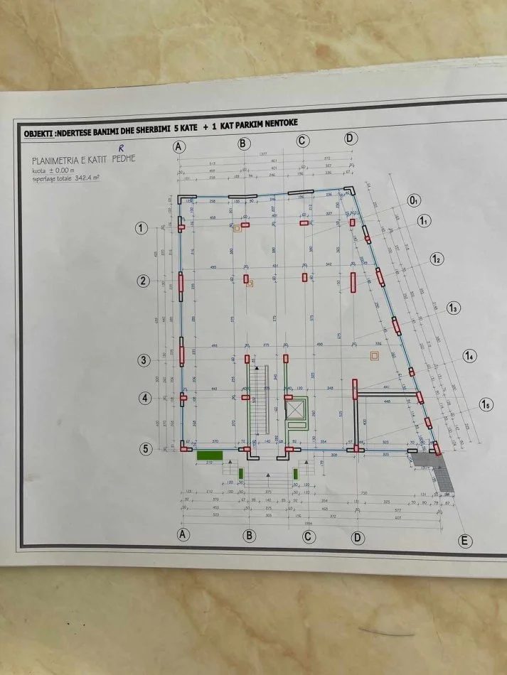 Tirane, shitet dyqan Kati 1, sip. 322 m² 23 miljon leke (Rruga Myslym Keta prane Restorant Pellumbat e Paqes.)