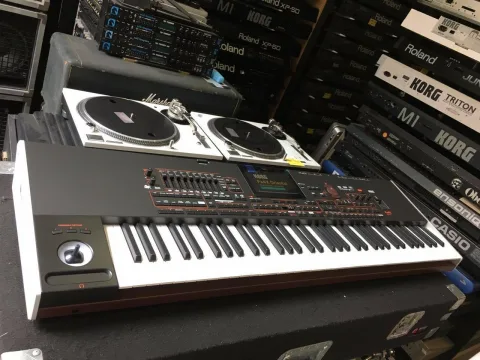 Korg PA-4X76 - Arranger Workstation