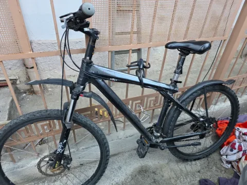 Tirane, shes biciklete Biciklete 26 'GT Made in Usa e zeze 110 €