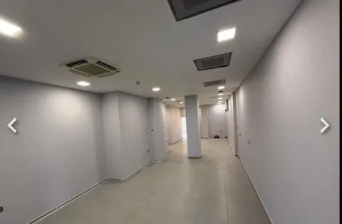 Tirane, jepet me qera ambjent biznesi Kati 2, 220 m² 4400 € (Condor Center)