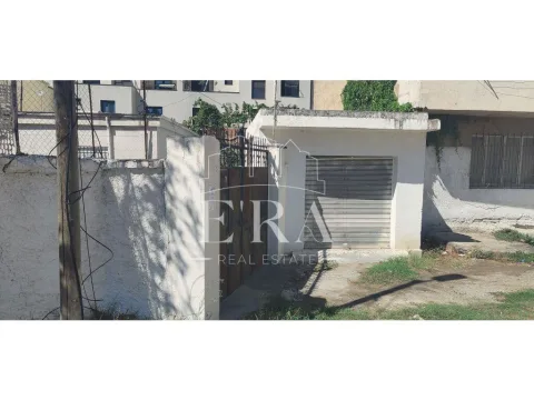 Shitet shtepi private me garazhd, Durres.